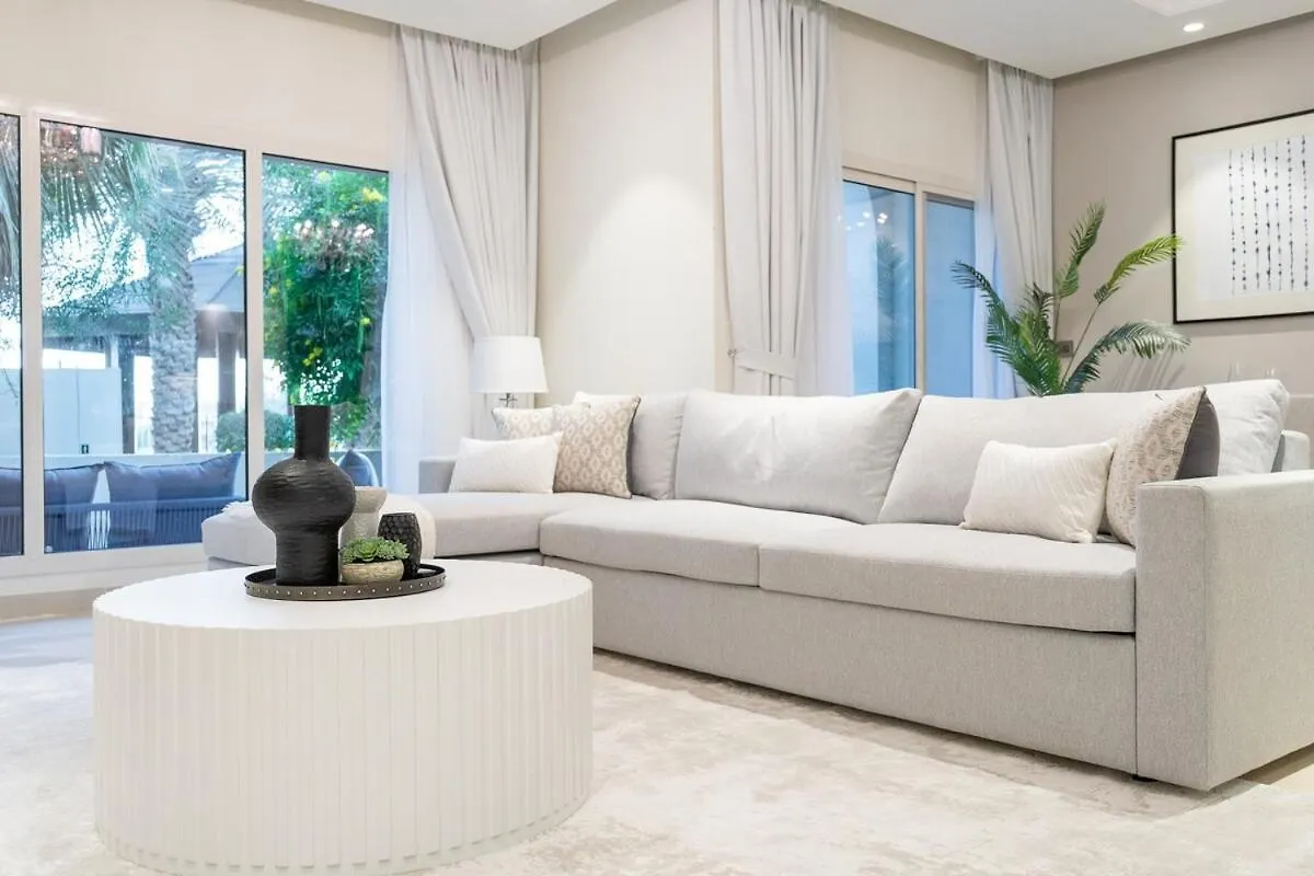 Sophisticated 4-Bedrooms Villa In Jumeirah Golf Estates Offers Access To Golf Course! Dubai Holiday home