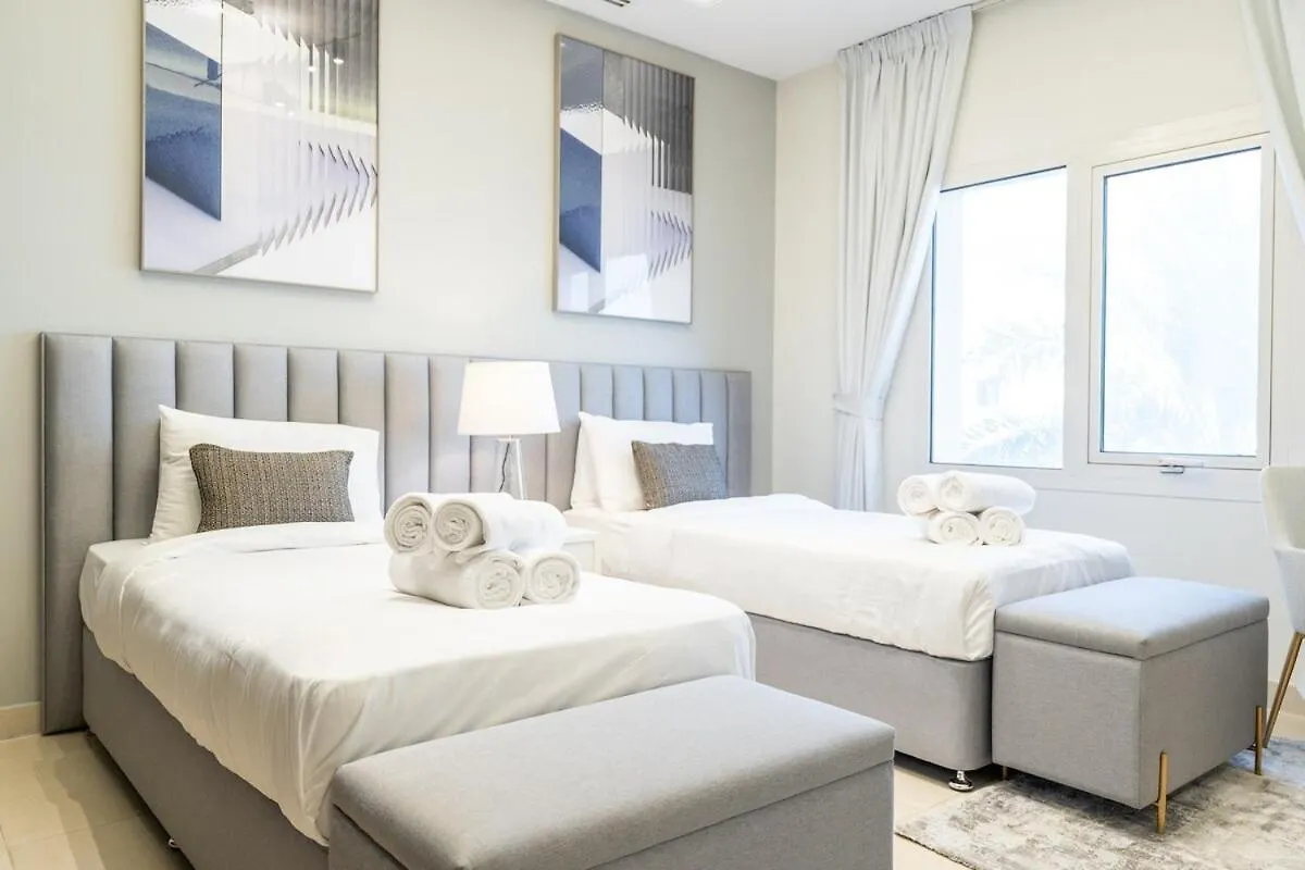 Sophisticated 4-Bedrooms Villa In Jumeirah Golf Estates Offers Access To Golf Course! Dubai Holiday home