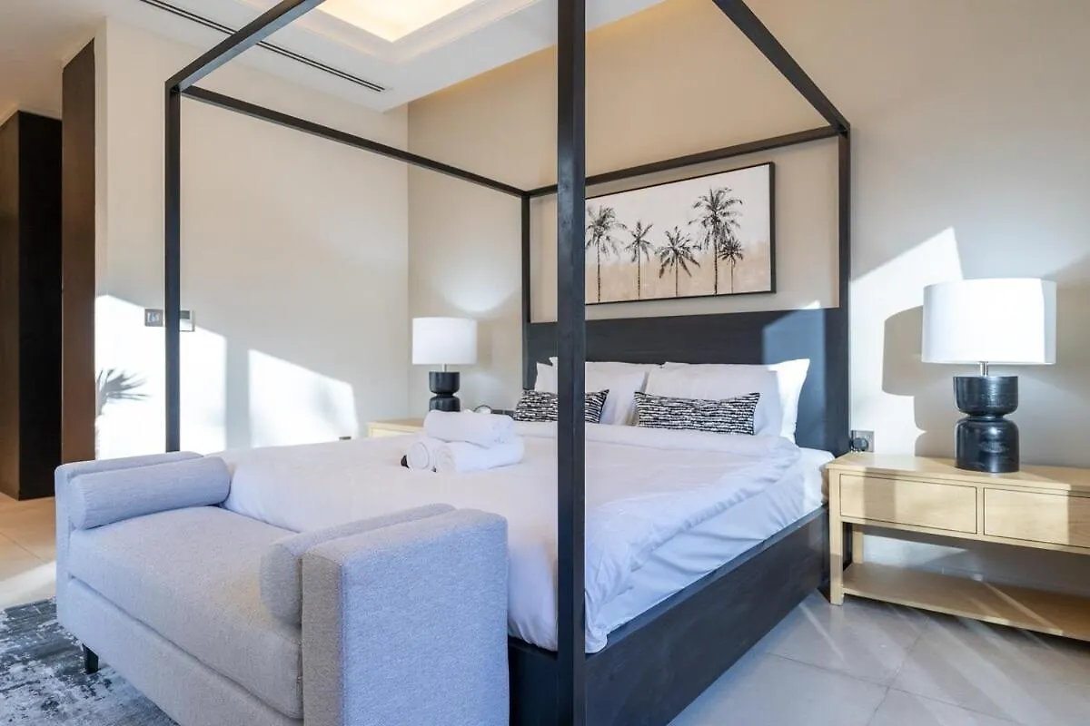 Sophisticated 4-Bedrooms Villa In Jumeirah Golf Estates Offers Access To Golf Course! Dubai Holiday home