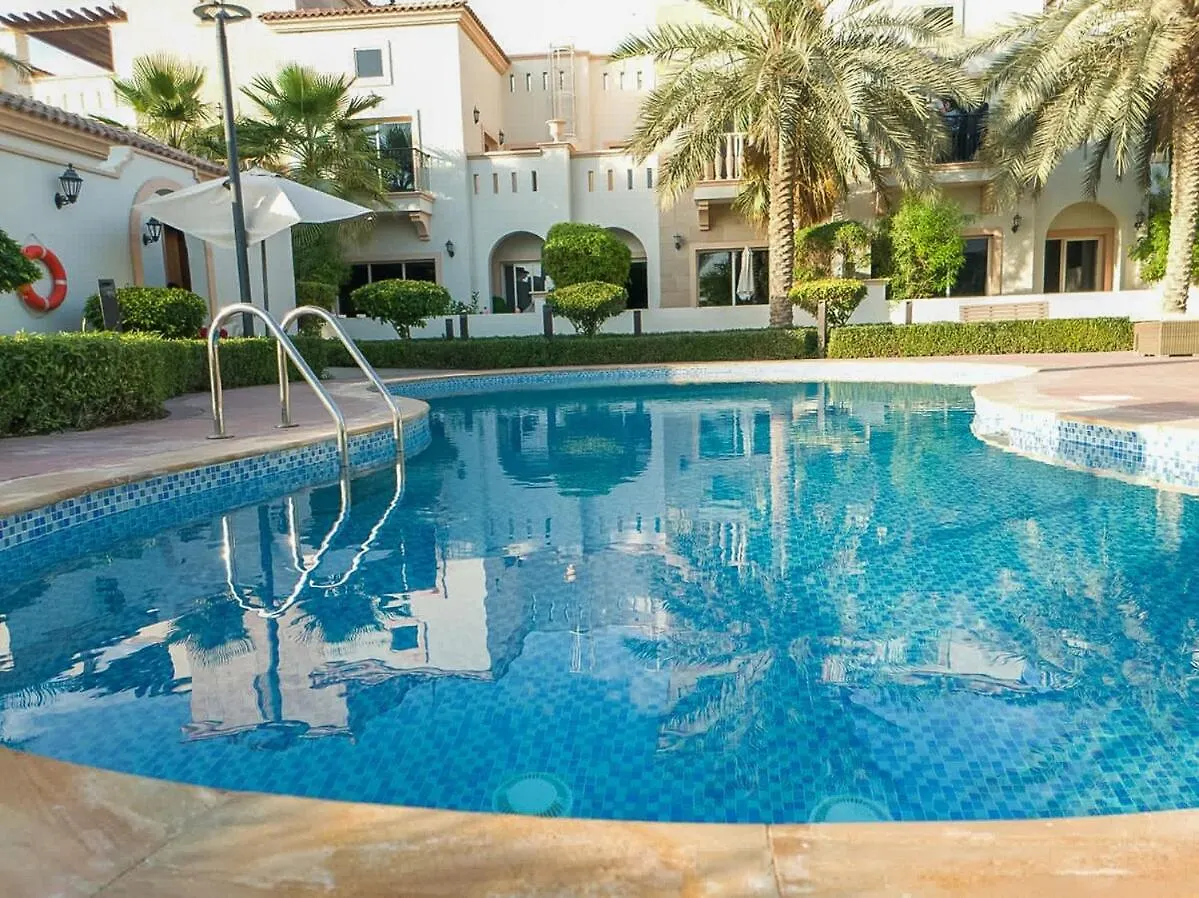 Sophisticated 4-Bedrooms Villa In Jumeirah Golf Estates Offers Access To Golf Course! Dubai 0*,