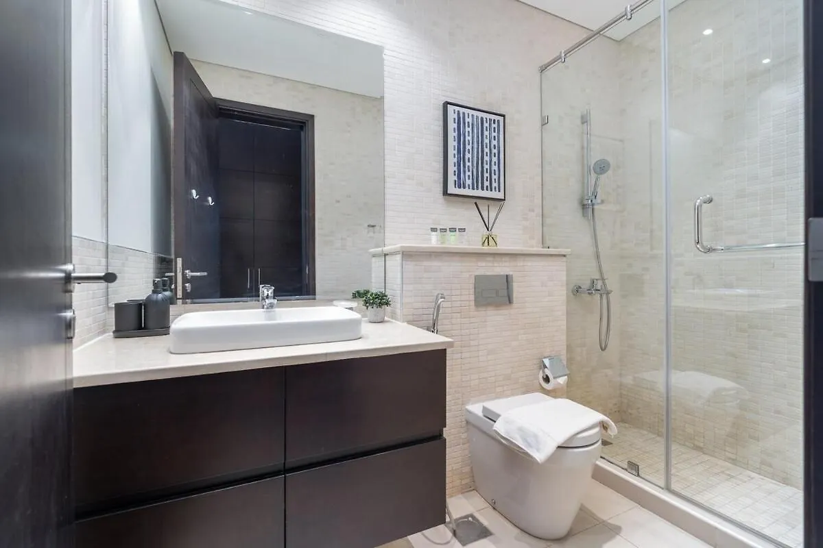 Sophisticated 4-Bedrooms Villa In Jumeirah Golf Estates Offers Access To Golf Course! Dubai Holiday home