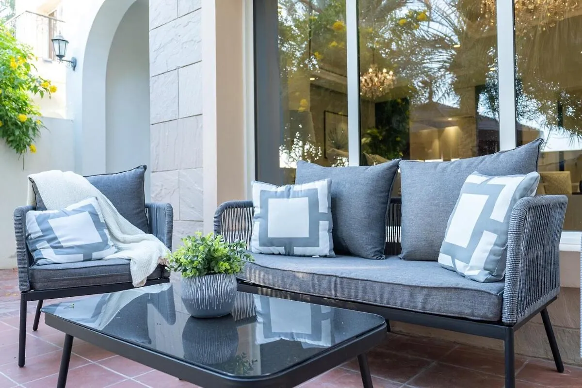 Sophisticated 4-Bedrooms Villa In Jumeirah Golf Estates Offers Access To Golf Course! Dubai 0*,