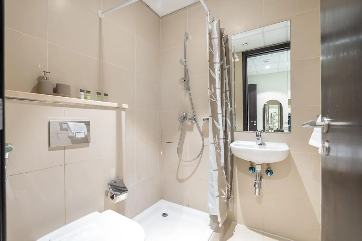 Sophisticated 4-Bedrooms Villa In Jumeirah Golf Estates Offers Access To Golf Course! Dubai Holiday home