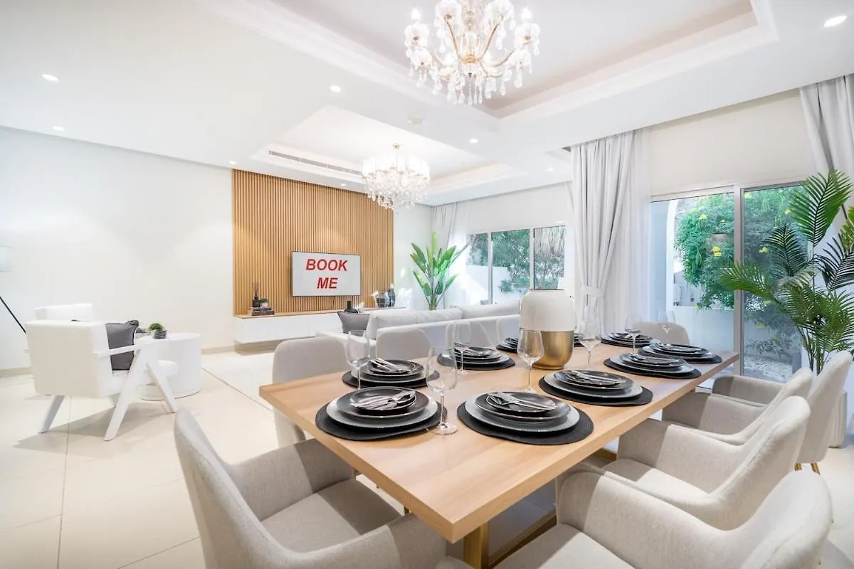 Sophisticated 4-Bedrooms Villa In Jumeirah Golf Estates Offers Access To Golf Course! Dubai United Arab Emirates