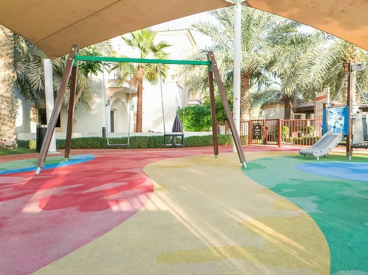 Sophisticated 4-Bedrooms Villa In Jumeirah Golf Estates Offers Access To Golf Course! Dubai 0*,