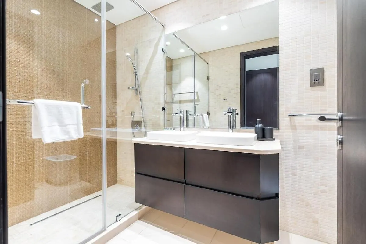 Sophisticated 4-Bedrooms Villa In Jumeirah Golf Estates Offers Access To Golf Course! Dubai Holiday home