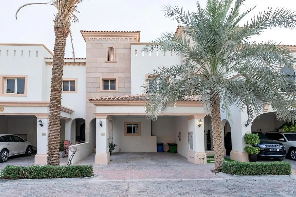 Sophisticated 4-Bedrooms Villa In Jumeirah Golf Estates Offers Access To Golf Course! Dubai 0*,  United Arab Emirates